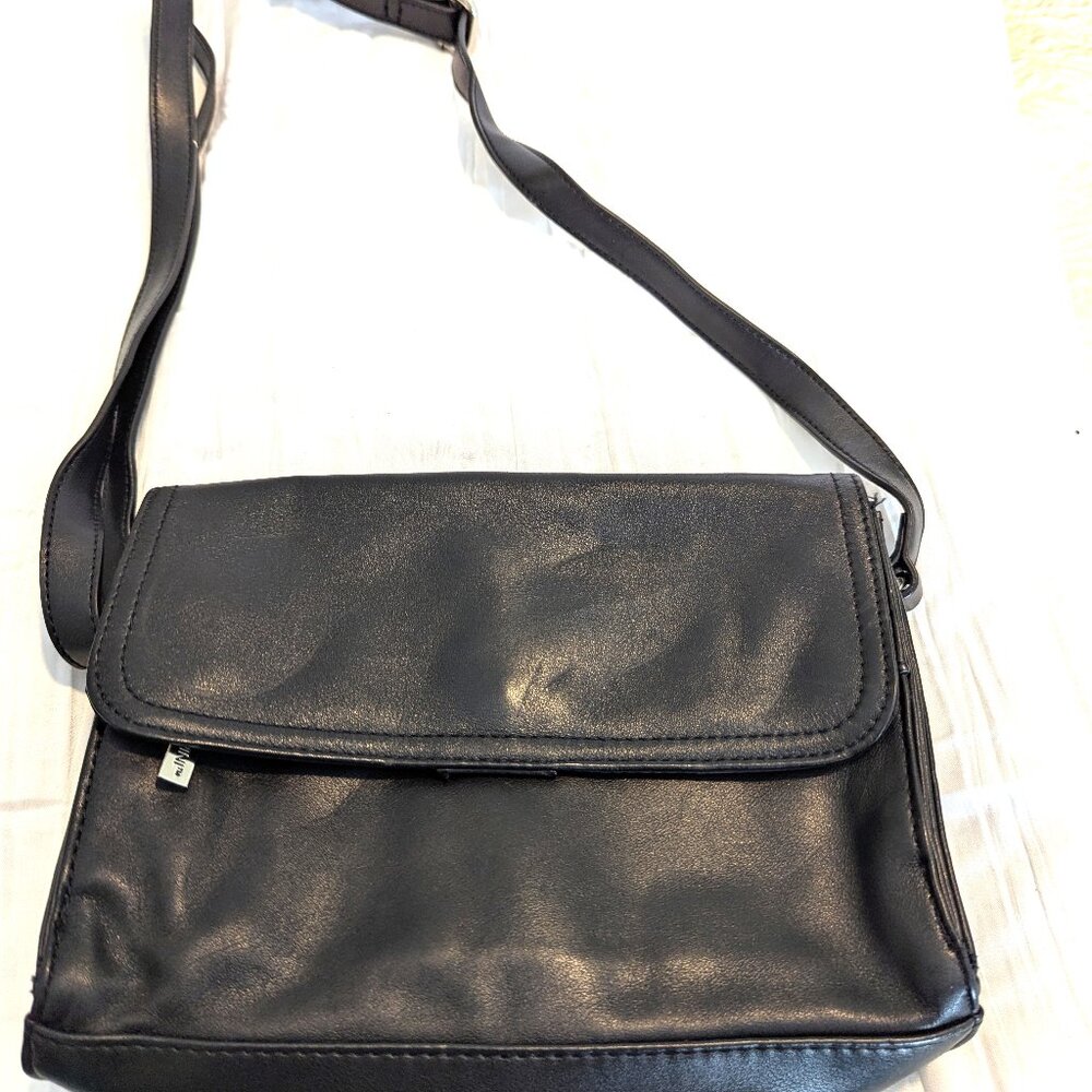 GIANI BERNINI BLACK SHOULDER LEATHER BAG VINTAGE IN GREAT CONDITION